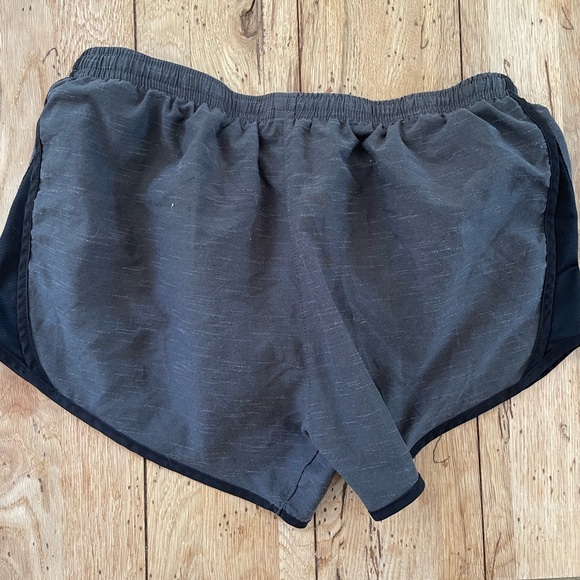 Nike DriFit Shorts - Picture 5 of 5